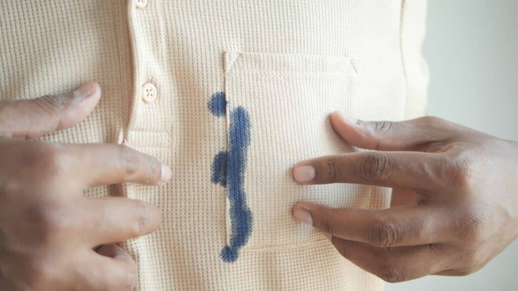 kıyafette mürekkep lekesi