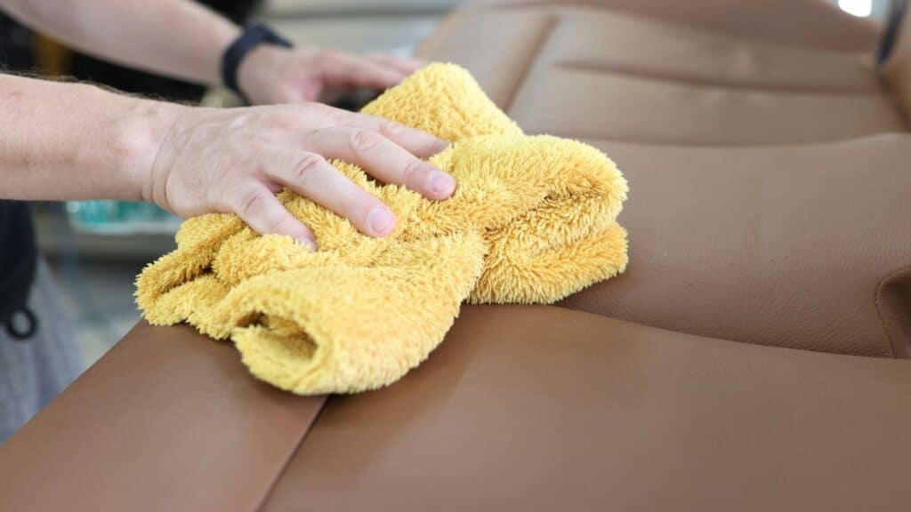 kumaşına göre koltuk silme